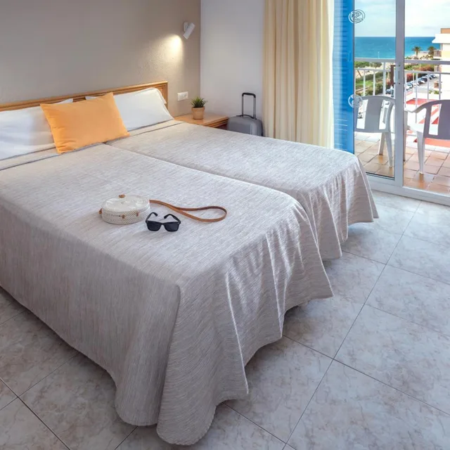Room, Triple, Lateral Side Sea View، Sorrabona Hotel 2/6