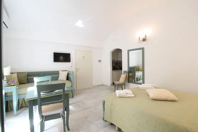 استوديو بسرير كوين وسرير فردي، Duomo Gallipoli B and B and Apartments 1/5