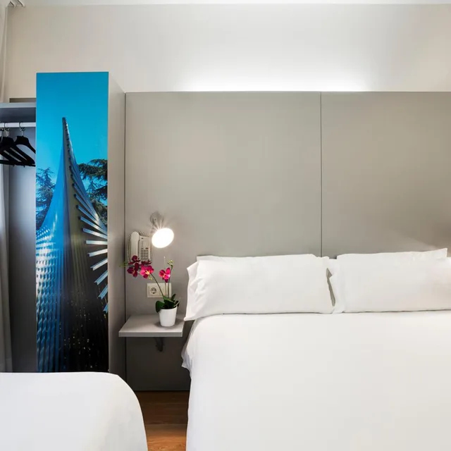 غرفة بسرير مزدوج مع سرير إضافي، B&B HOTEL Girona 2 5/7