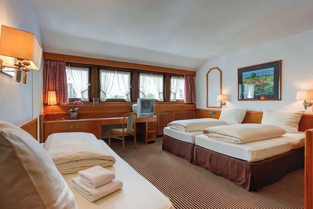 غرفة قياسية بسرير مزدوج، Hotel Stern by EMPA 2/10