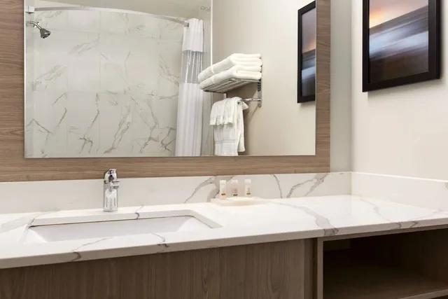 جناح بسريرين كوين، Days Inn by Wyndham Calgary North Balzac 4/5