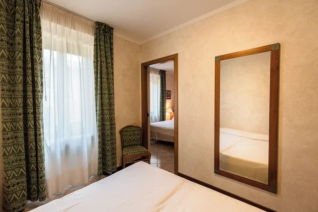 غرفة عائلية بسرير مزدوج مع أريكة، Corte Regina 5/8