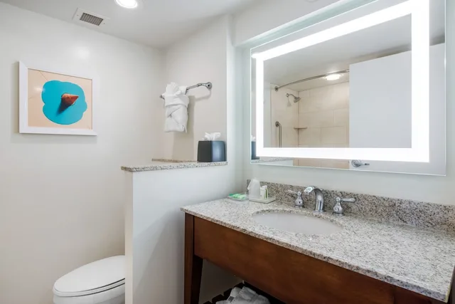 غرفة قياسية بسرير كينج بإطلالة على المسبح، Holiday Inn Orlando Disney Springs Area 3/4