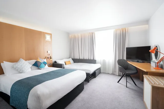 غرفة بريميوم بسرير كوين في الطابق العلوي، Holiday Inn Bournemouth 5/10