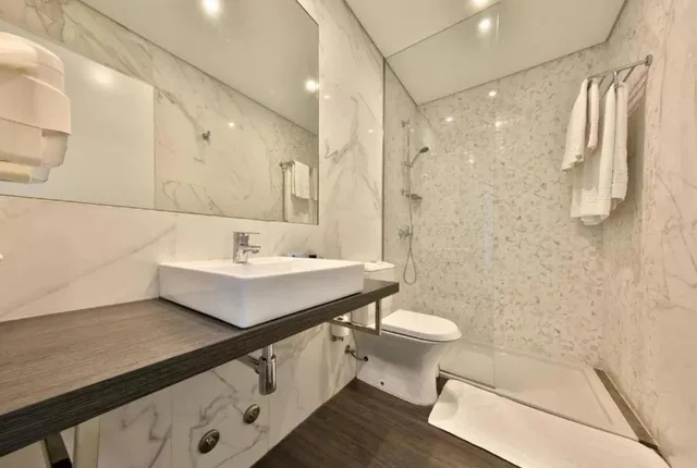 غرفة بريميوم بثلاثة أسرّة، Aguahotels Alvor Jardim 2/2
