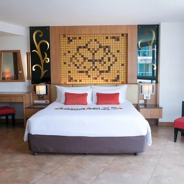 1 Bedroom, Deluxe, Suite, Centara Nova Hotel Pattaya 3/9