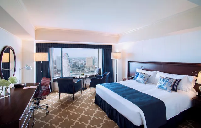 غرفة كلوب بسرير كينج بإطلالة على المدينة مع دخول صالة النادي، InterContinental Yokohama Grand 2/3