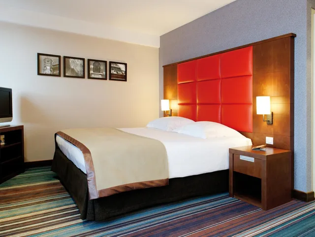 City, Twin Beds، New Hotel Charlemagne 4/10