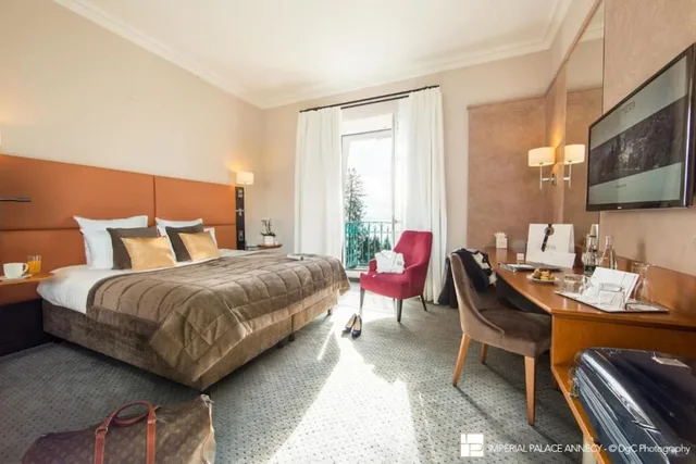 Lake, Prestige, Twin Beds, Balcony، Impérial Palace 1/4