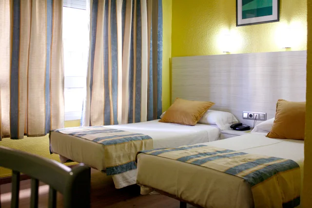 Exterior, 2 Beds, Hotel Universal Murcia 2/10