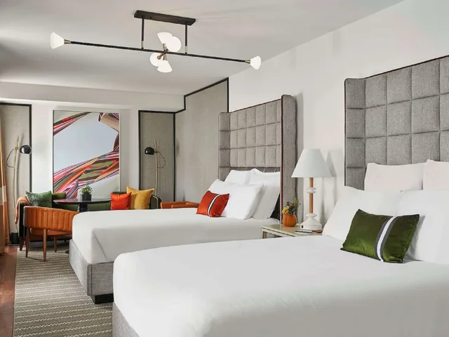 غرفة ديلوكس بسرير كوين، 21c Museum Hotel St Louis 1/2