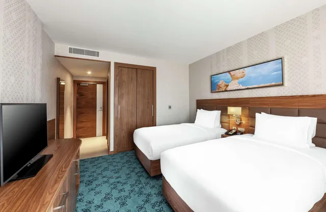 غرفة متصلة عائلية بسرير فردي، DoubleTree by Hilton – Dubai, Al Jadaf 1/6