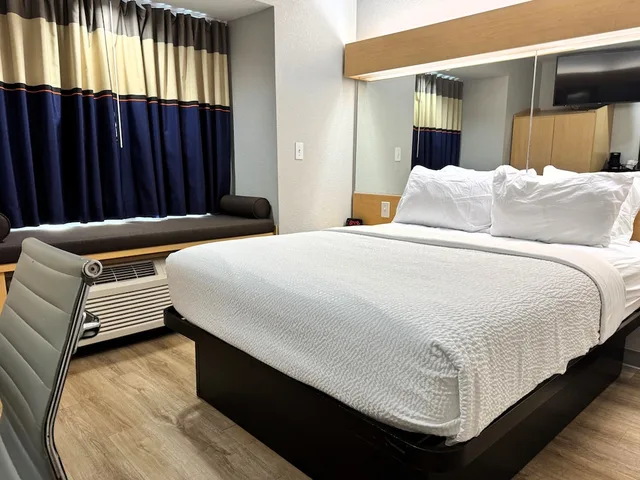 غرفة بسرير كوين لذوي الإعاقة، Microtel Inn And Suites of Albertville 9/10