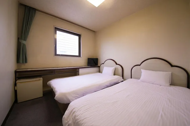 غرفة قياسية بسريرين منفصلين، Heiwadai Hotel Otemon 2/2