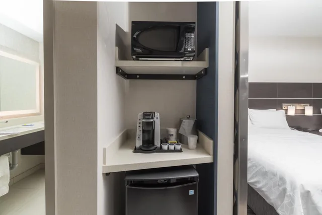 غرفة بسريرين مزدوجين لذوي الإعاقة، Holiday Inn Express Suites Saskatoon East University 4/4