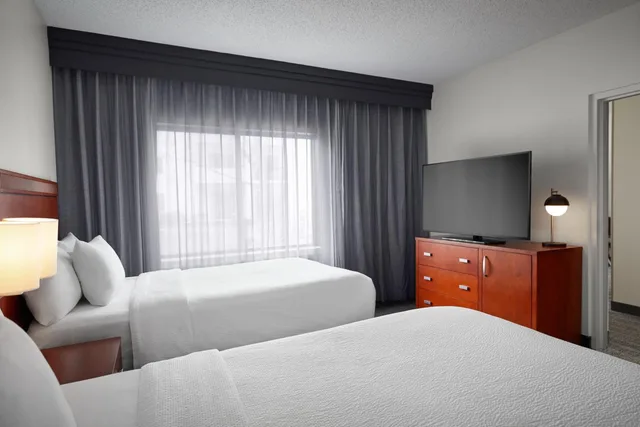 Suite, 2 Queen Beds, Sofa, Courtyard by Marriott Kansas City Overland Park/Metcalf, South of College Boulevard 1/4