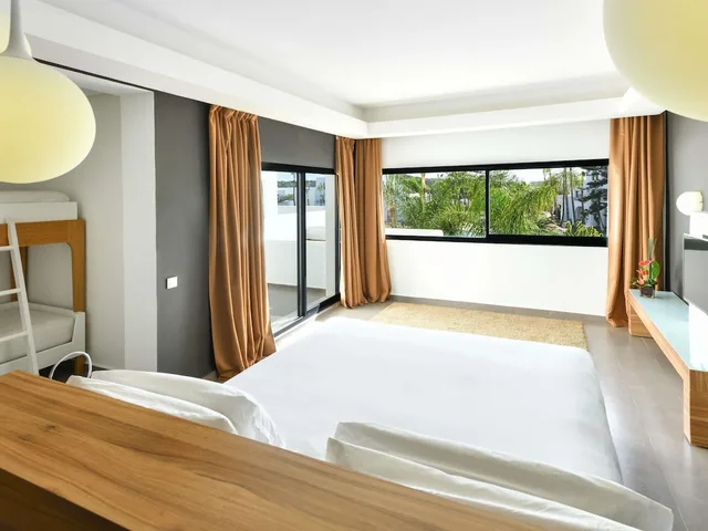 Family, King Bed, 2 Bunk Beds, Hotel Royal Golf and Spa Mazagan 4/8