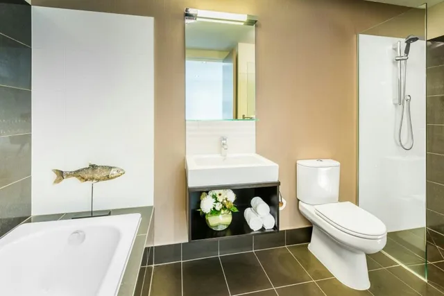 2 Bedrooms, Deluxe, Lake View, Hilton Queenstown Resort and Spa 5/10