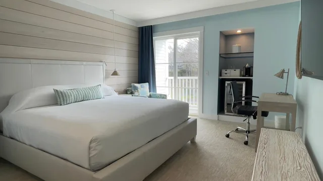 Coveside, King Bed، The Colony Hotel 1/6