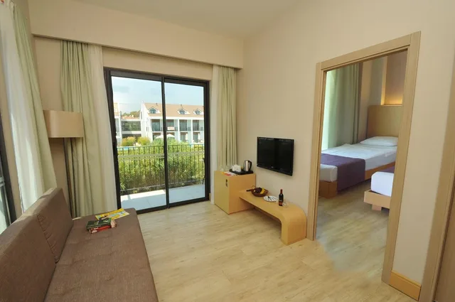 جناح، Jiva Beach Resort 1/3