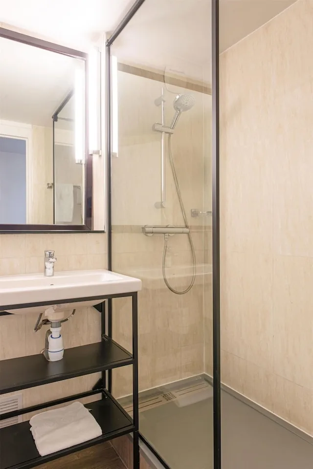 Standard, 1 Double and 2 Bunk Beds, Kyriad Argenteuil 4/4