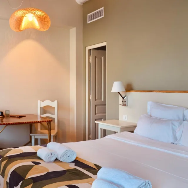 غرفة ديلوكس بسرير مزدوج بشرفة، Domaine Cie 4/7