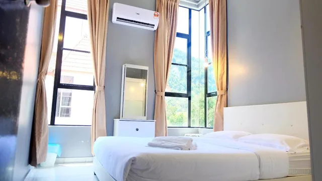 3 Bedrooms, Apartment, 3 Queen Beds, Balcony, Tulip Hotel 1/2