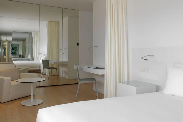 جناح جونيور بسرير كينج، Renaissance Barcelona Fira Hotel 3/6