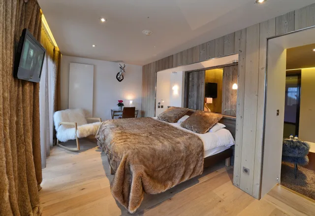 جناح بإطلالة على الجبل، Hôtel Tsanteleina 1/7