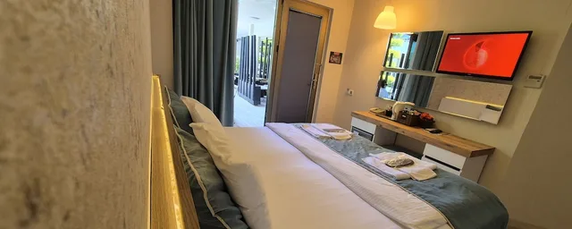 غرفة ديلوكس بسرير كوين بإطلالة على المسبح، The D Hotel Cesme Spa & Resort 1/8