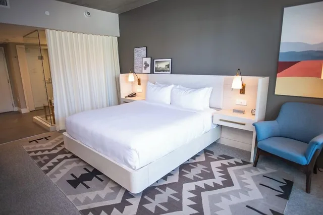 Mountain, Premium, King Bed، Mountain Shadows 1/10