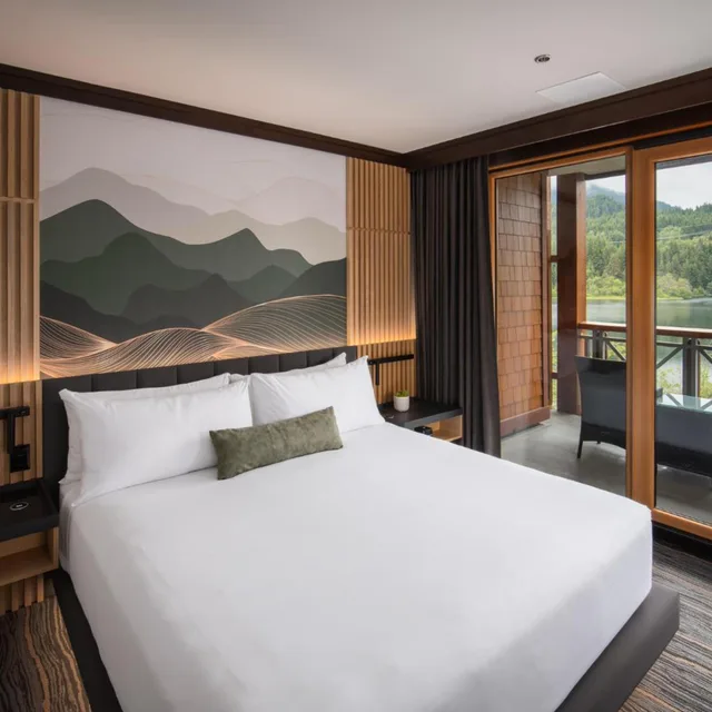 جناح بإطلالة على البحيرة بغرفة نوم واحدة، The Nita Lake Lodge 1/5