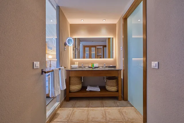 غرفة بسرير مزدوج بشرفة، Secrets Lanzarote Resort and Spa - Adults Only 5/6