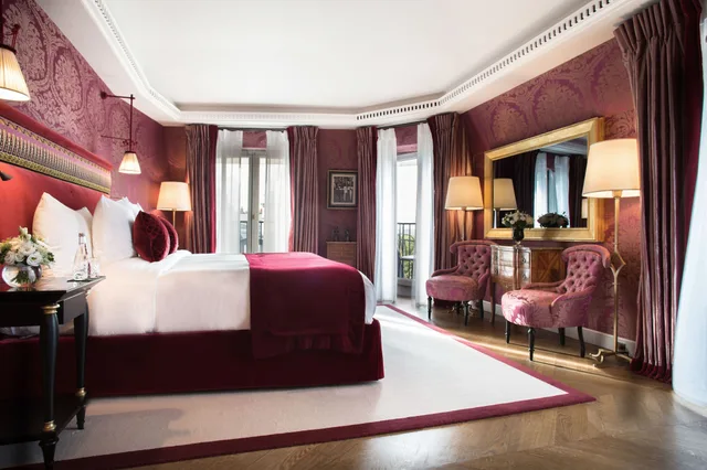 Imperial, Suite, King Bed، La Reserve Paris Hotel And Spa 3/5