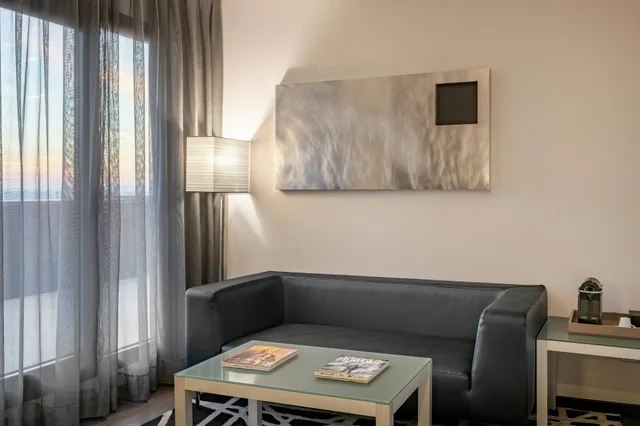 جناح جونيور، AC Hotel Atocha by Marriott 5/6