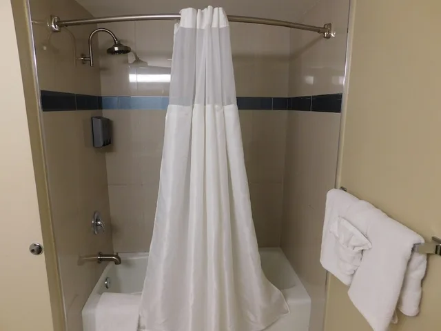 غرفة قياسية بسريرين كوين، Best Western Plus Anaheim Orange County Hotel 10/10