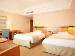 Room, Jr Hotel Clement Takamatsu 4/10