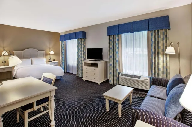 استوديو بسرير كوين مع أريكة لذوي الإعاقة، Hampton Inn & Suites Cape Cod-West Yarmouth 4/6