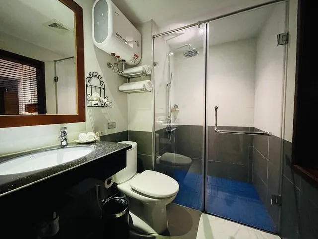 غرفة تنفيذية عائلية بسرير مزدوج وسرير فردي، The Vancouver Hotel Ninh Binh 5/8