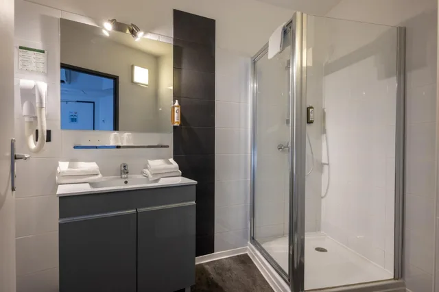 غرفة سوبيريور ثلاثية، Hotel Les Domes - Perpignan Sud by Hosteletour 6/10