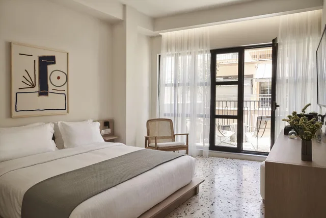 جناح بشرفة، Vasi Hotel 2/6