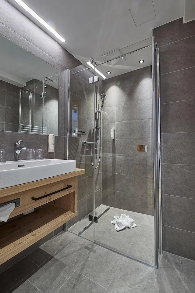 جناح بسريرين مزدوجين مع أريكة، Hotel Hubertushof 4/4