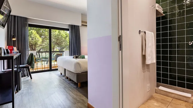 غرفة قياسية بسريرين منفصلين، The Magnolia Hotel 4/7