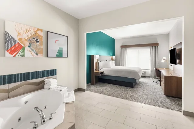Suite, King Bed, Living Area, Holiday Inn Austin North - Round Rock 7/7