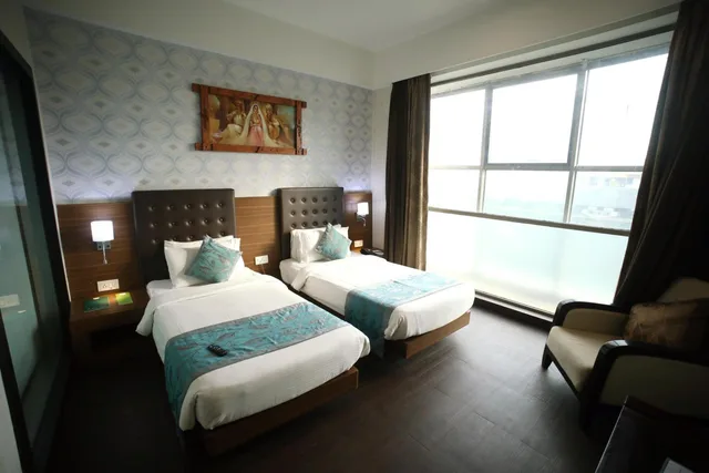 Super, Deluxe, Twin Beds، The Byke Suraj Plaza 4/10