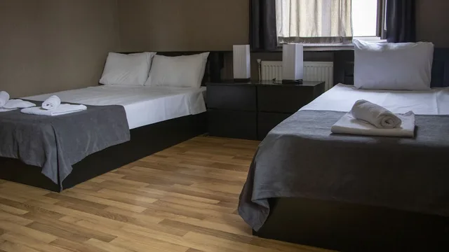 غرفة عائلية بسرير مزدوج وسرير فردي، New Metekhi Hotel 4/7