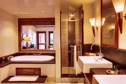 غرفة ديلوكس بسرير مزدوج بإطلالة على الحديقة، Heritage Awali Golf and Spa Resort 1/1