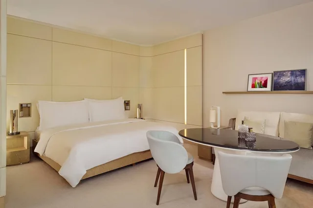 غرفة كلوب بسرير كينج، The Ritz-Carlton Wolfsburg 5/10