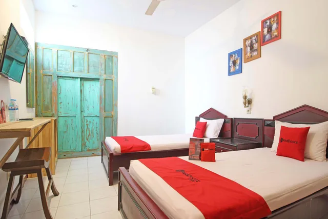 Reddoorz, Deluxe, Twin Beds، Reddoorz Near Pojok Beteng Yogyakarta 1/3