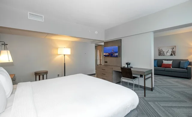جناح بسرير كينج، State House Inn, Trademark Collection by Wyndham 1/5